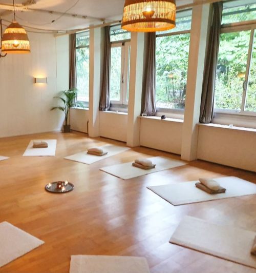 Mama yoga en zwangerschapsbegeleiding bij Mama& Haren Groningen